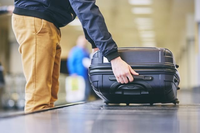 Biar Tidak Lama Menunggu, Ini 7  Tips Agar Koper Keluar Lebih Cepat di Bandara