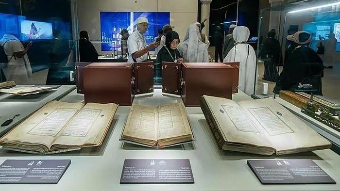 Museum Al-Qur’an Makkah Pamerkan Mushaf Langka Berusia 400 Tahun